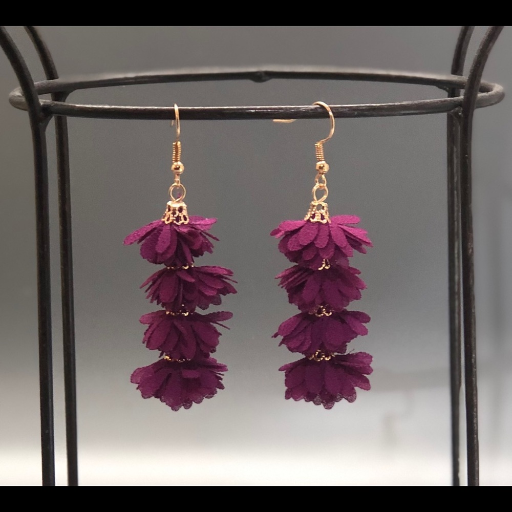Feminine floral earrings